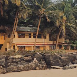 Kizhunna Rock Beach House